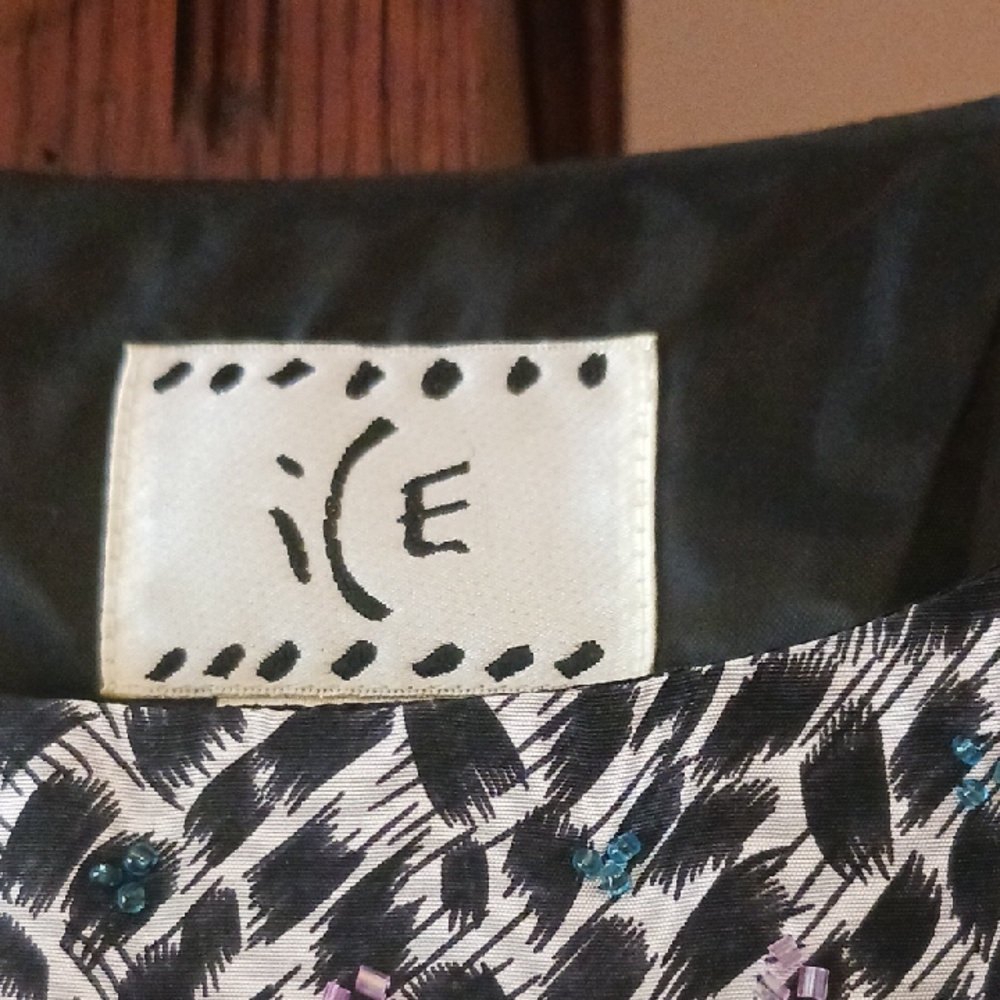 Ice Silk Patterned Top - Picture 2 of 3